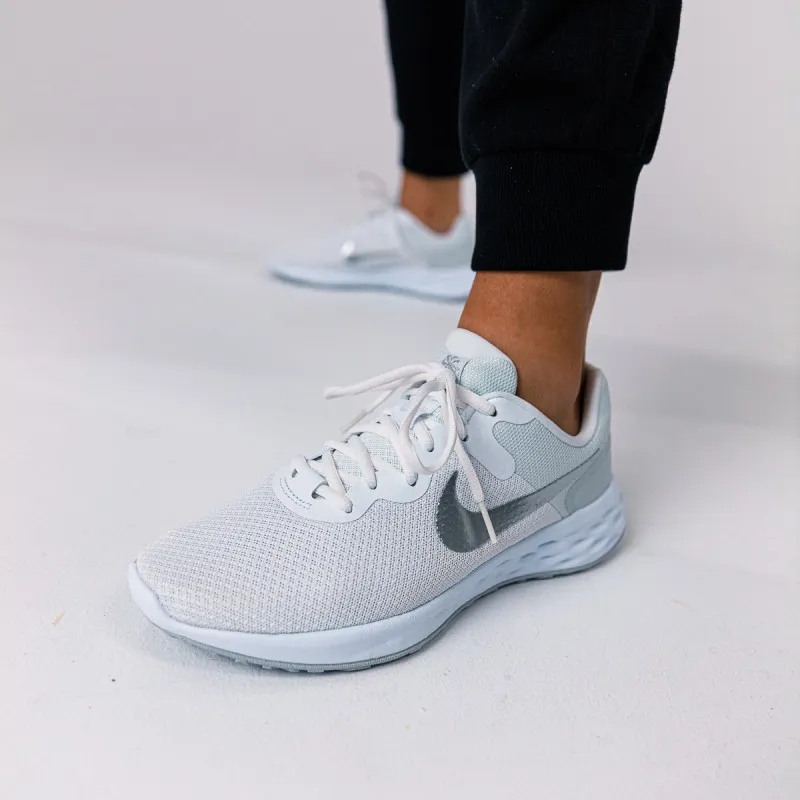 NIKE Atlete Revolution 6 Next Nature 