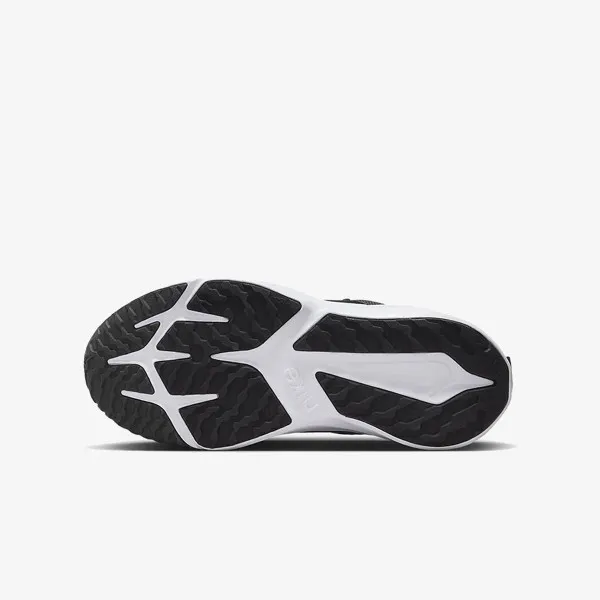 NIKE Atlete Star Runner 4 