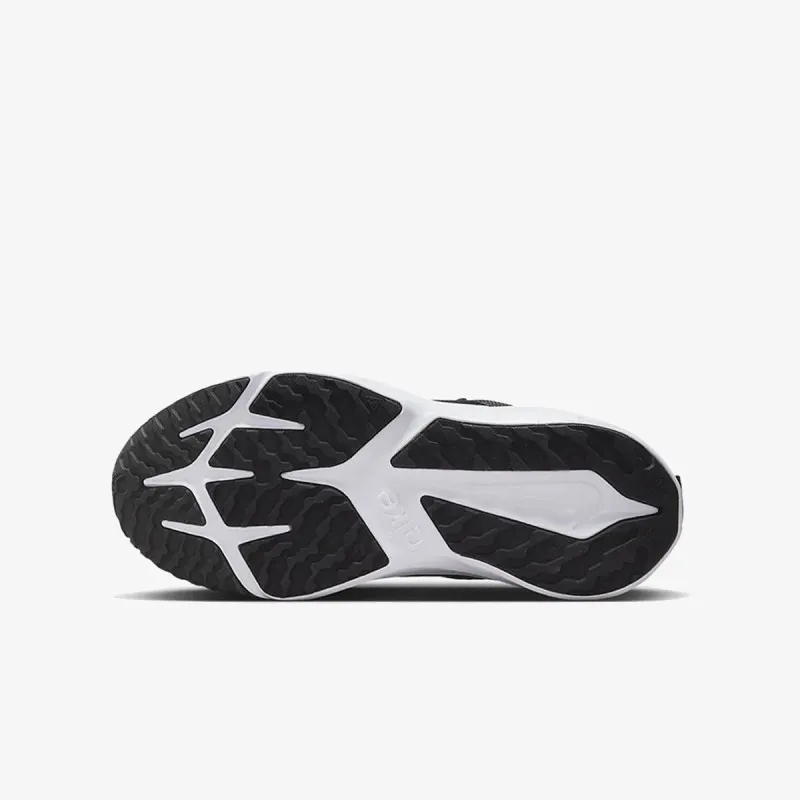 NIKE Atlete Star Runner 4 