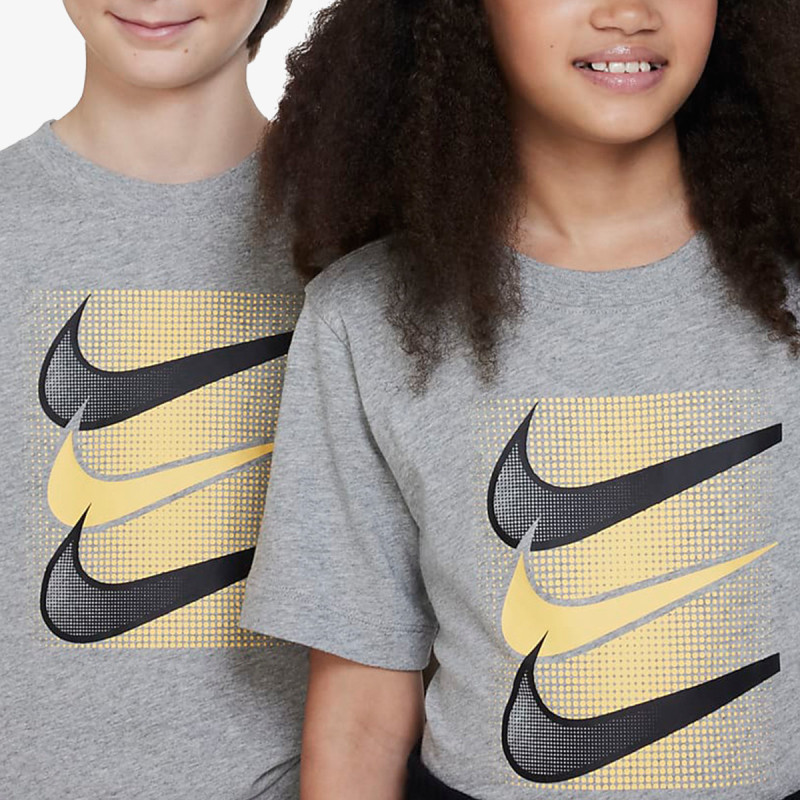 Produkte U NSW TEE CORE BRANDMARK 4 