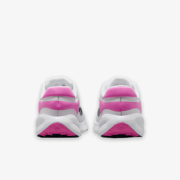 Nike Atlete Revolution 7 