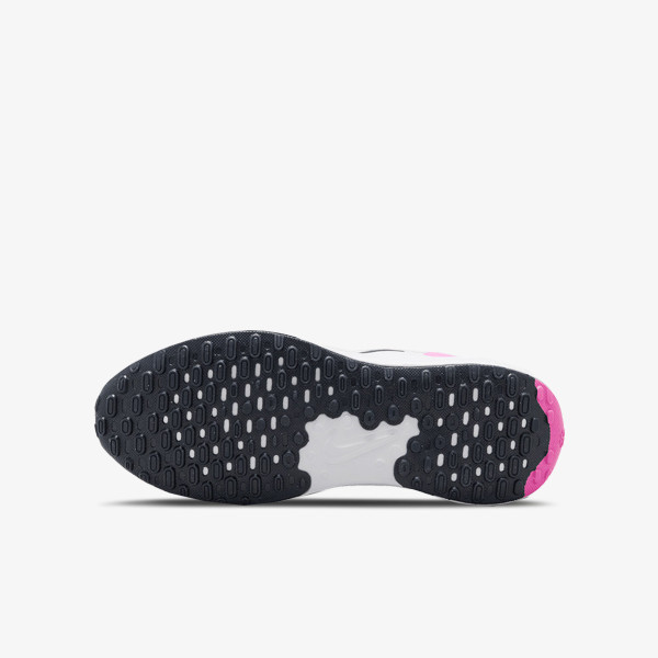 Nike Atlete Revolution 7 