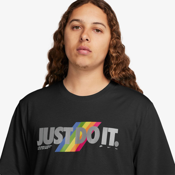 Produkte M NSW TEE 6MO JDI 