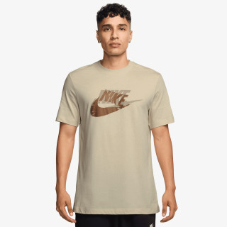 Produkte M NSW TEE 12MO FUTURA SP25 