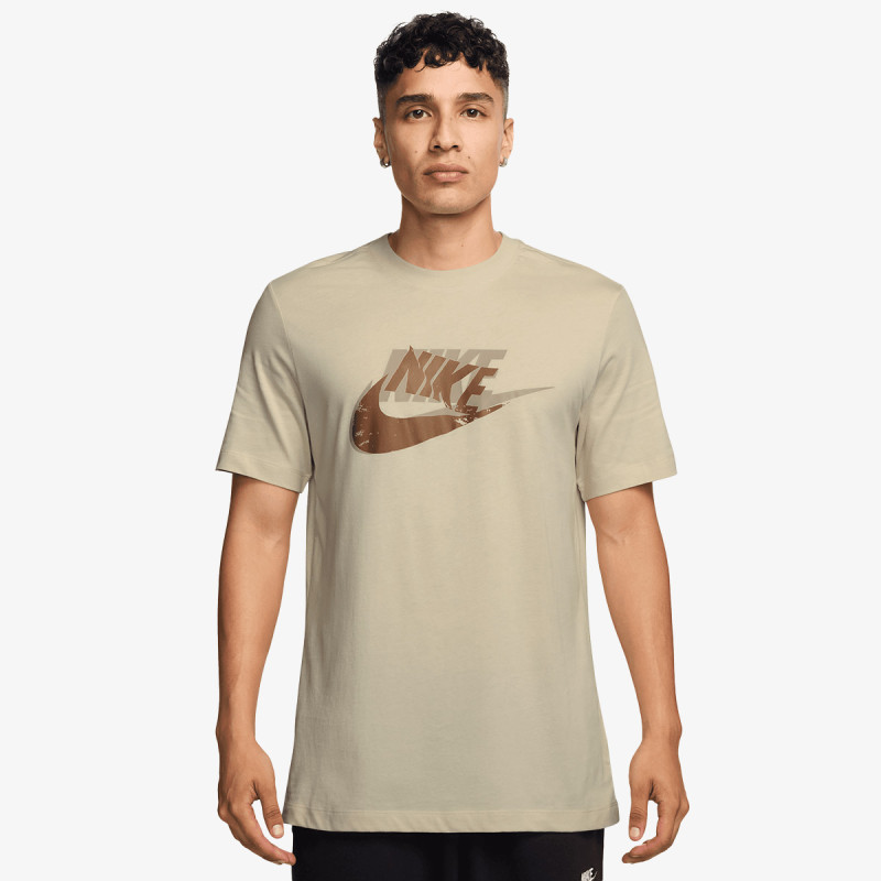 Produkte M NSW TEE 12MO FUTURA SP25 