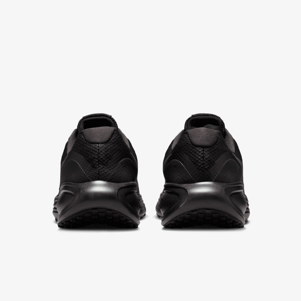 Nike Revolution 8 