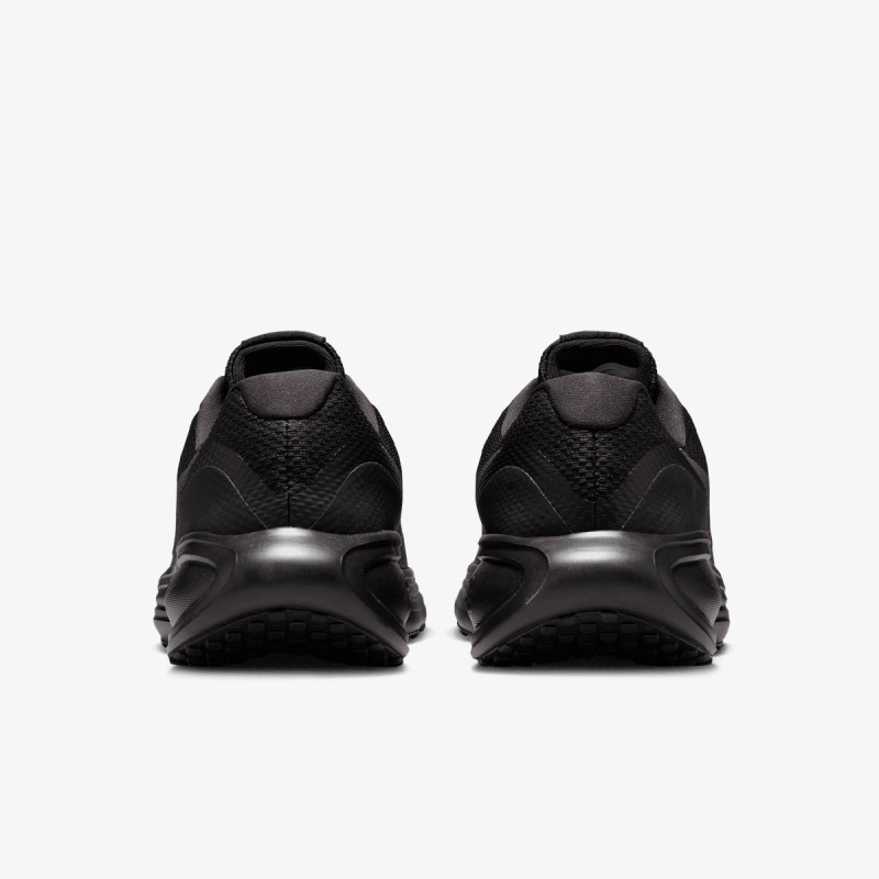 Nike Revolution 8 