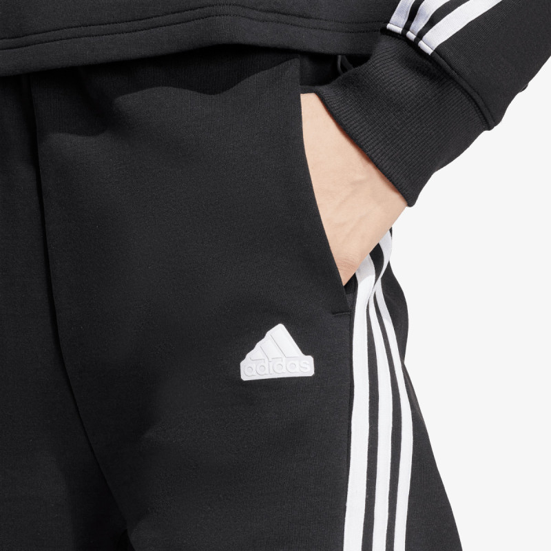 adidas Pantallona të shkurtra W FI 3S SHORT 